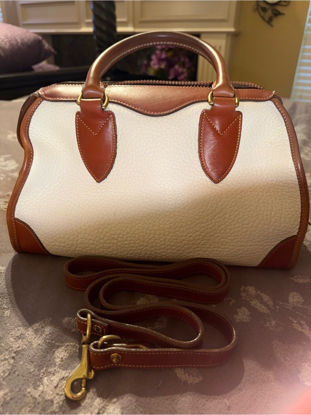 Gladstone vintage White Pebbled Leather Satchel with Brown Trim - Picture 7 of 7